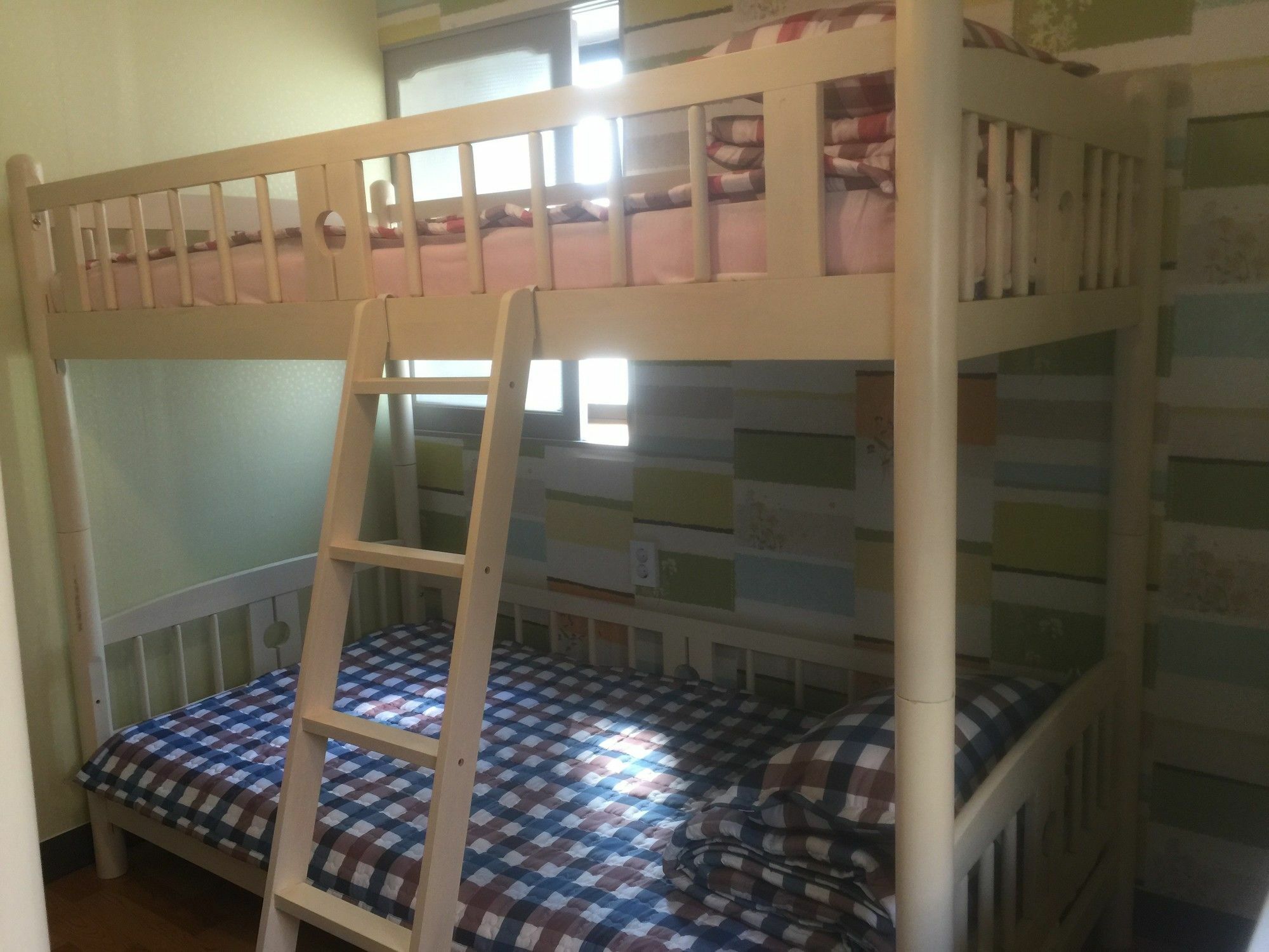 Hongdae Housetay Guesthouse 2Nd Branch Сеул Екстер'єр фото